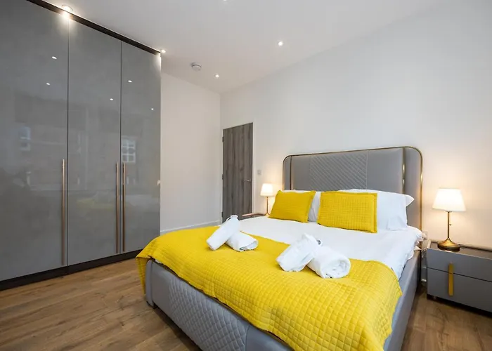 Superb 2Bd In China Town